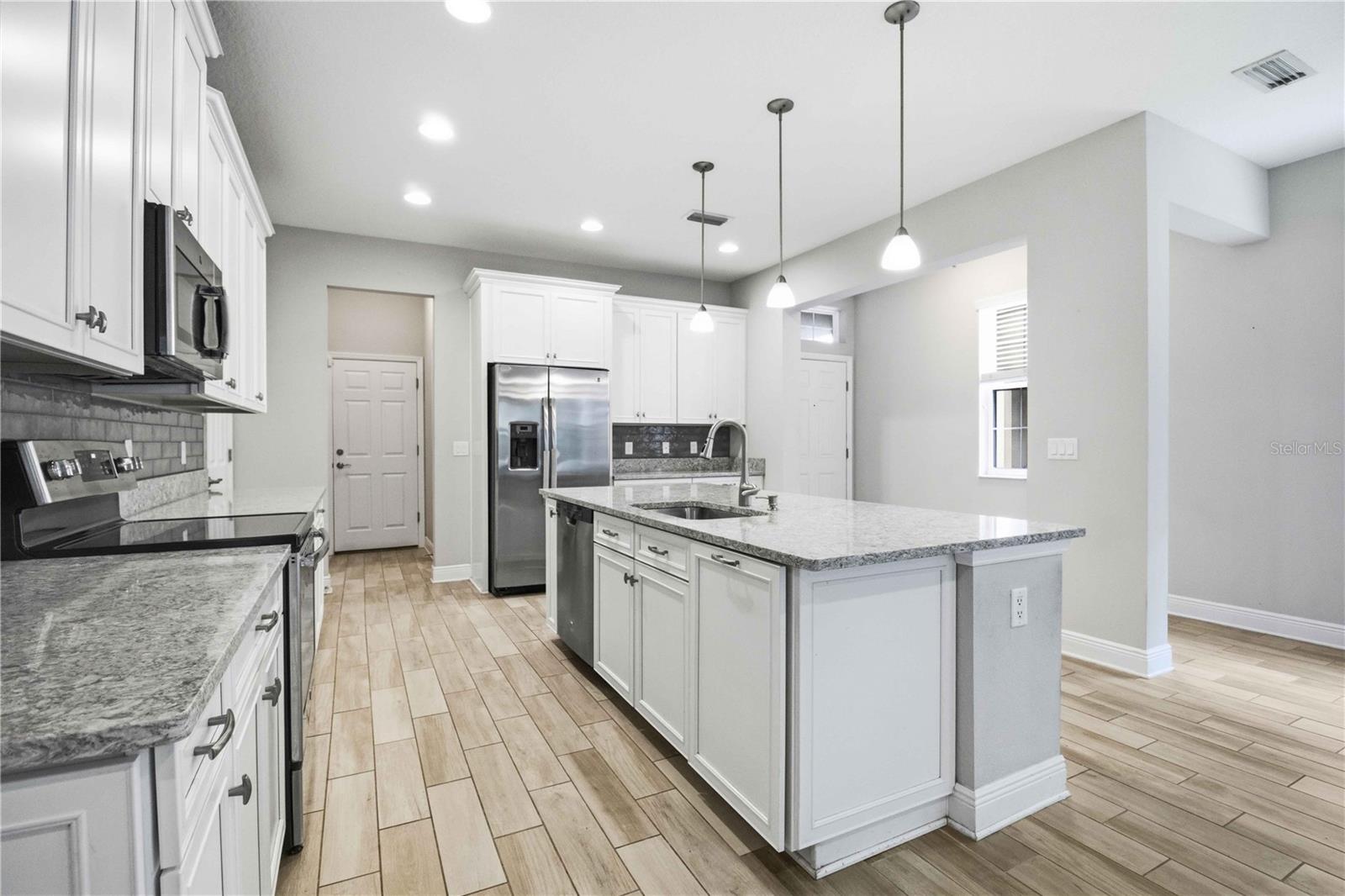 7856 52nd Ter E Property Photo 8