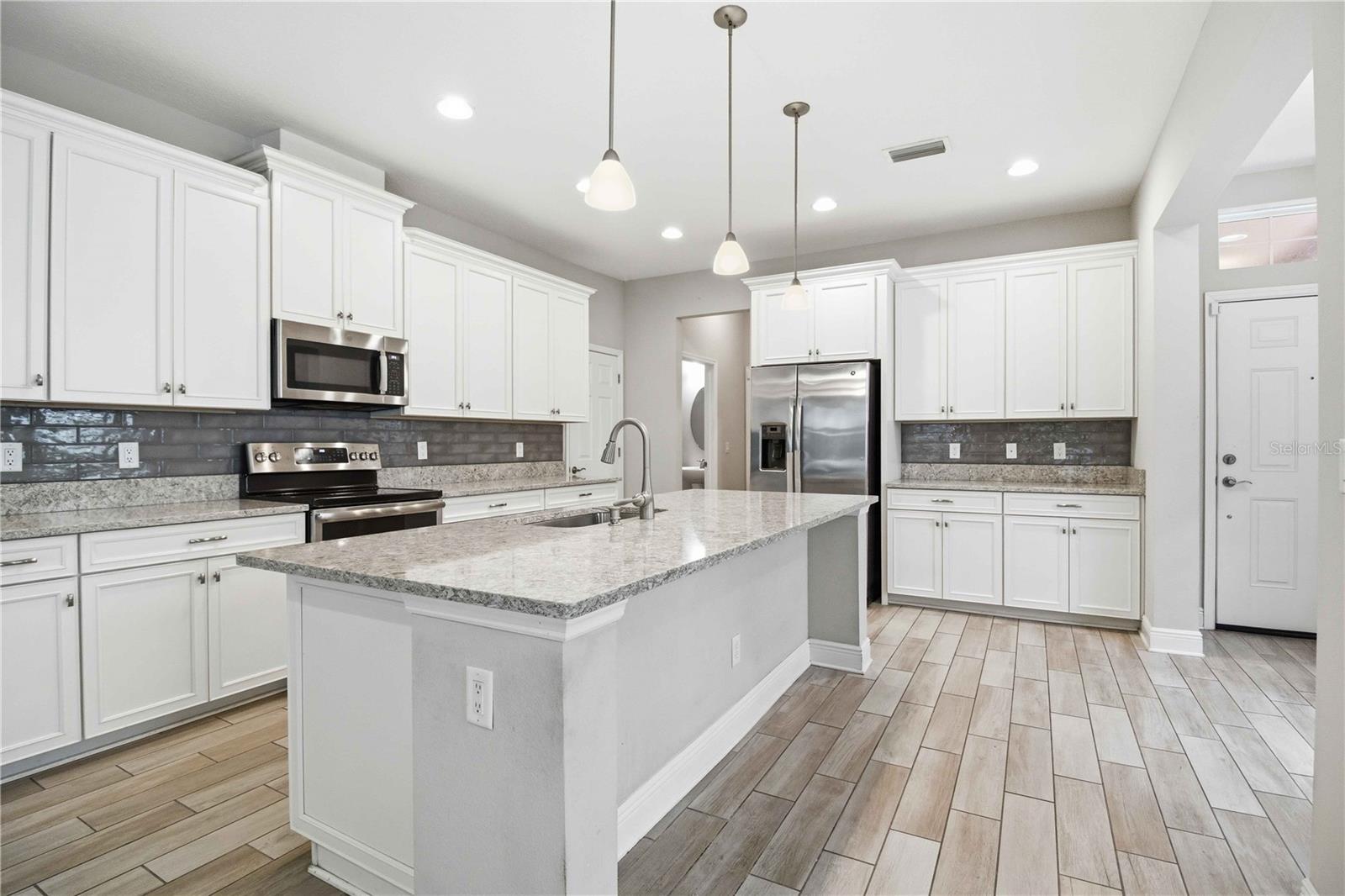 7856 52nd Ter E Property Photo 9