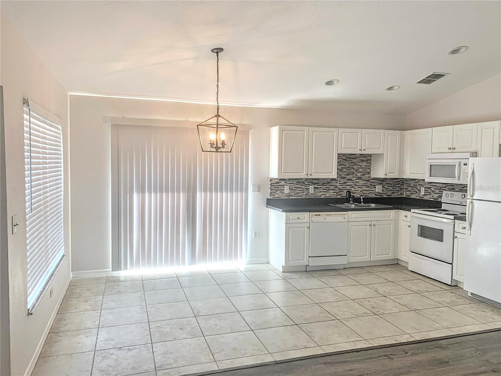 5440 Kensington St Property Photo 3
