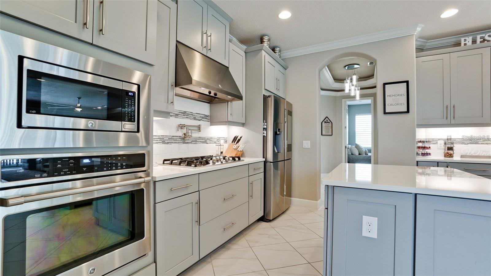 5738 Hydrangea Cir Property Photo 2