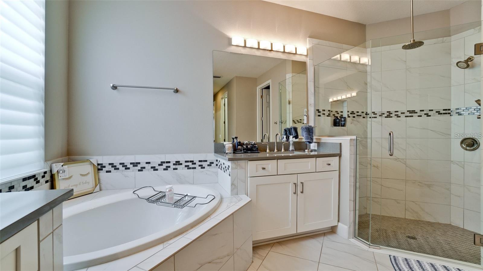 5738 Hydrangea Cir Property Photo 8