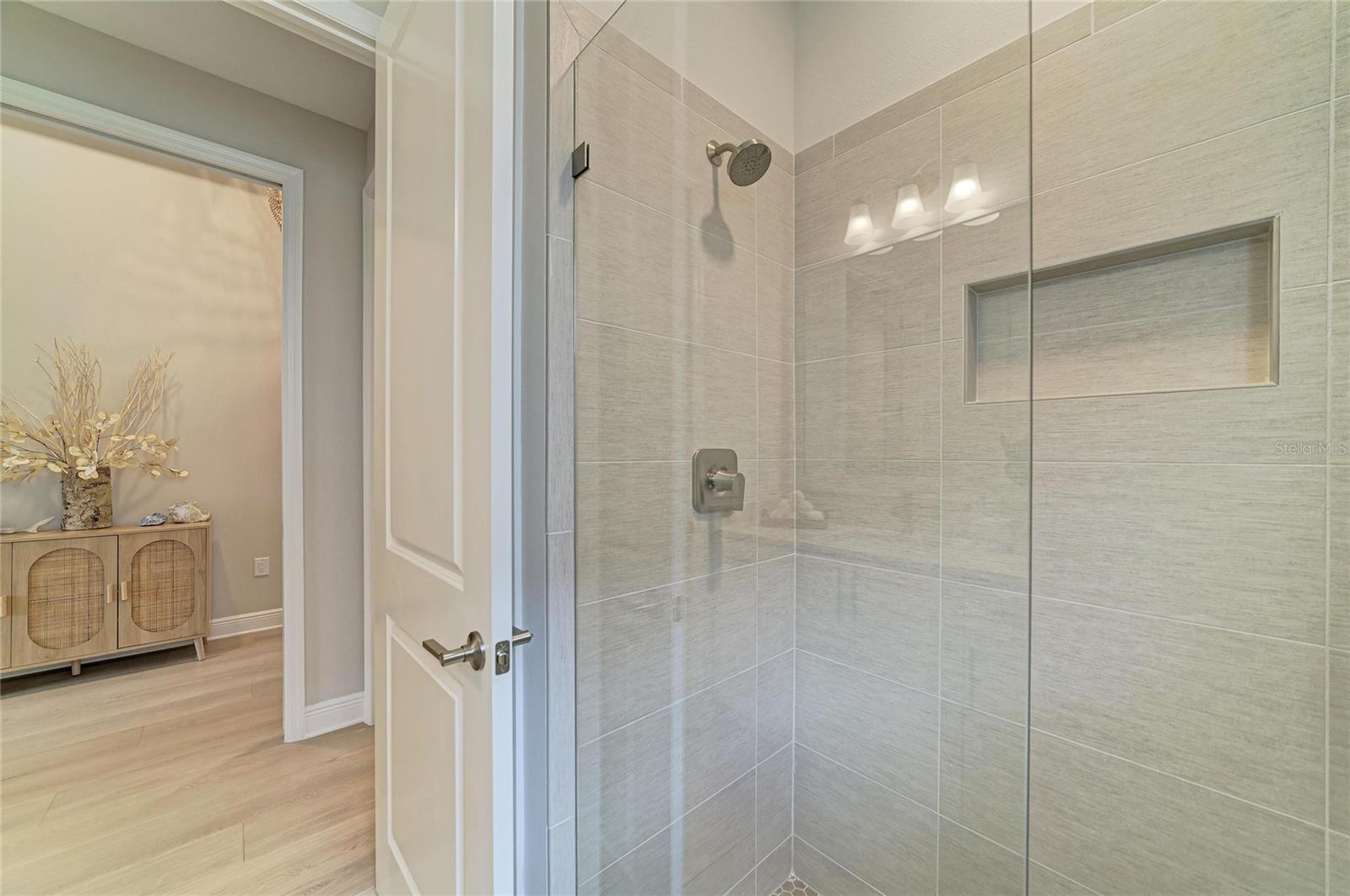 8079 Slipway Dr Property Photo 27