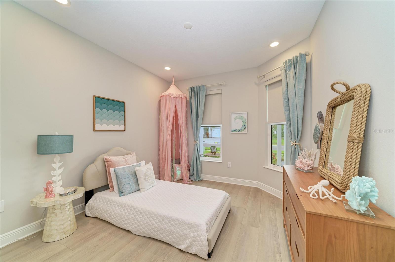 8079 Slipway Dr Property Photo 28