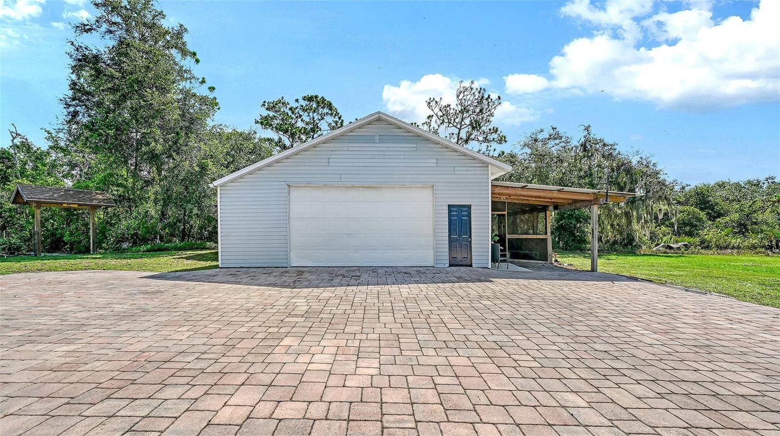 28401 104th Dr E Property Photo 4