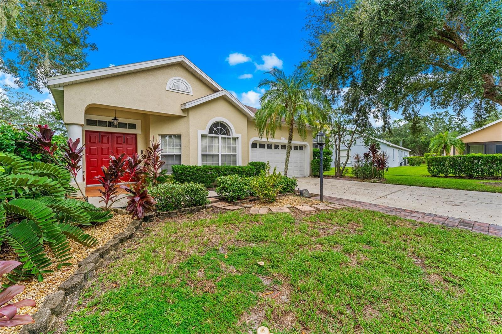 6462 Golden Leaf Ct Property Photo 3
