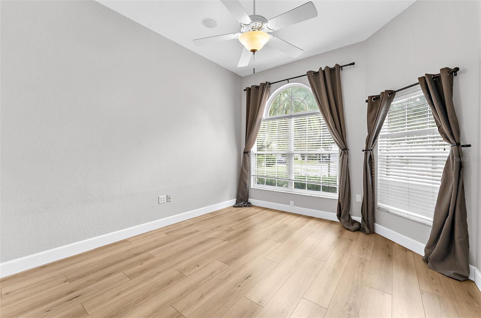 6462 Golden Leaf Ct Property Photo 7