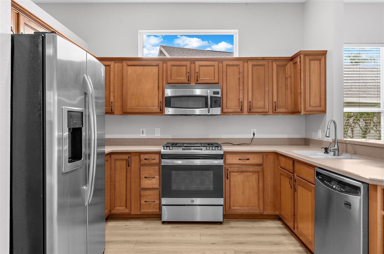 6462 Golden Leaf Ct Property Photo 11