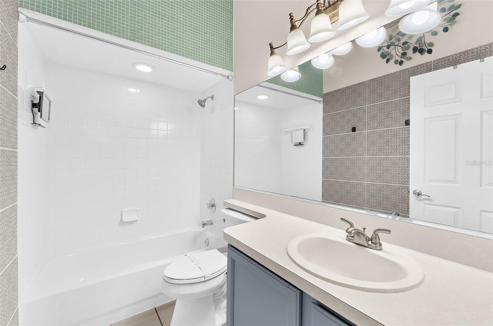 6462 Golden Leaf Ct Property Photo 28