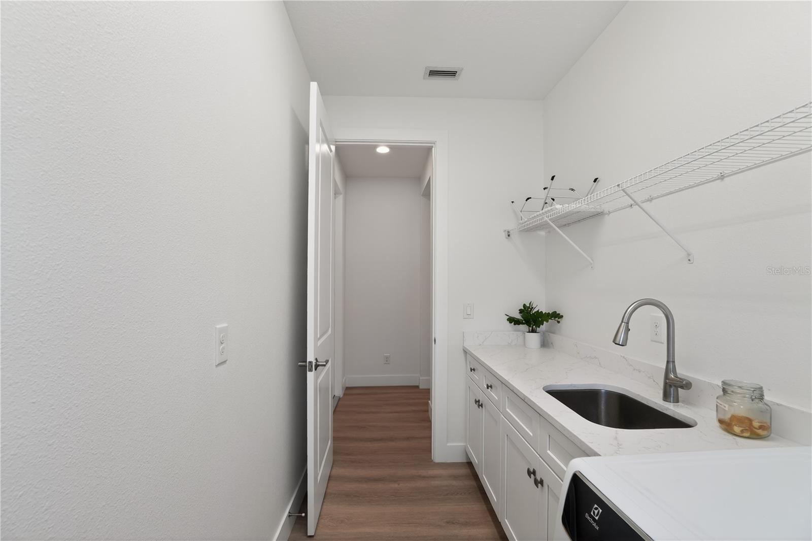 3090 Quarter St Property Photo 32