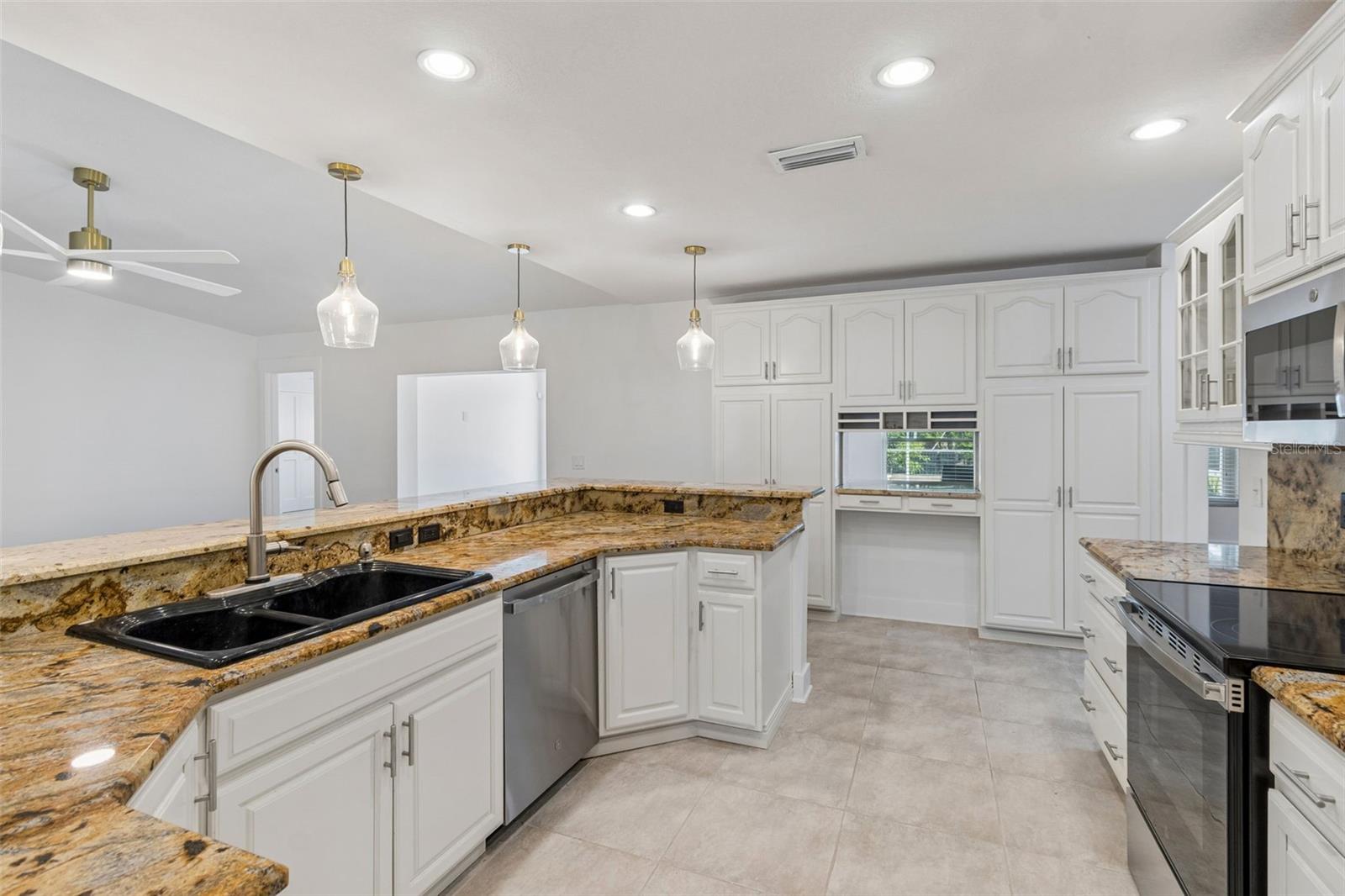 16205 Sawgrass Cir Property Photo 40