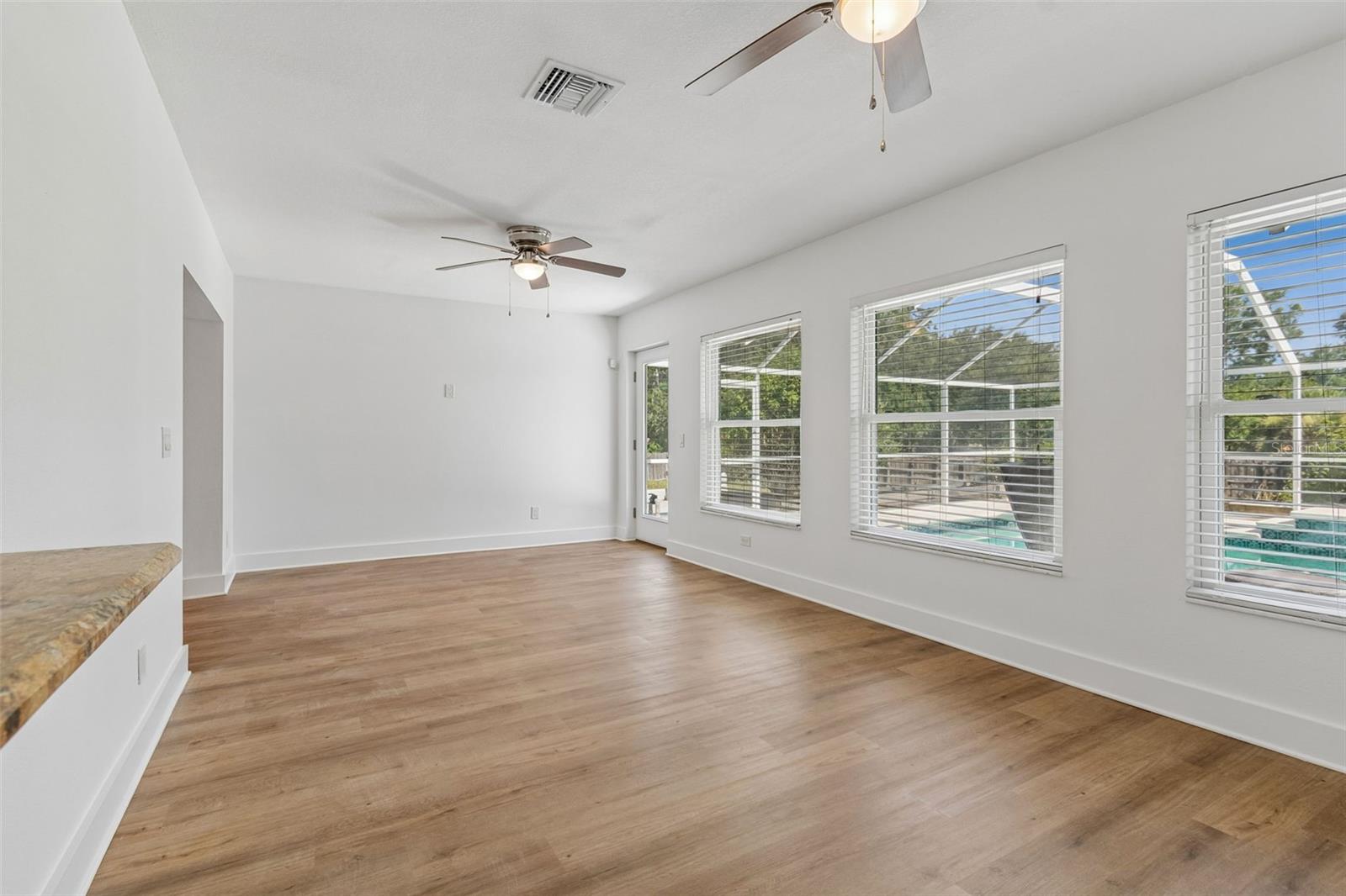 16205 Sawgrass Cir Property Photo 43