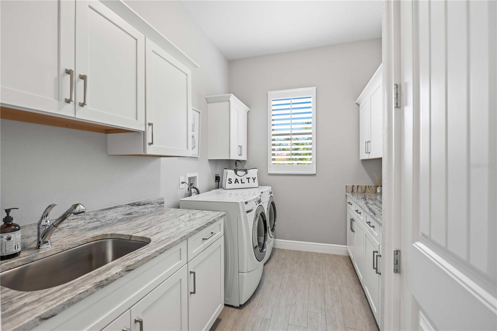 10386 Winnipeg St Property Photo 31