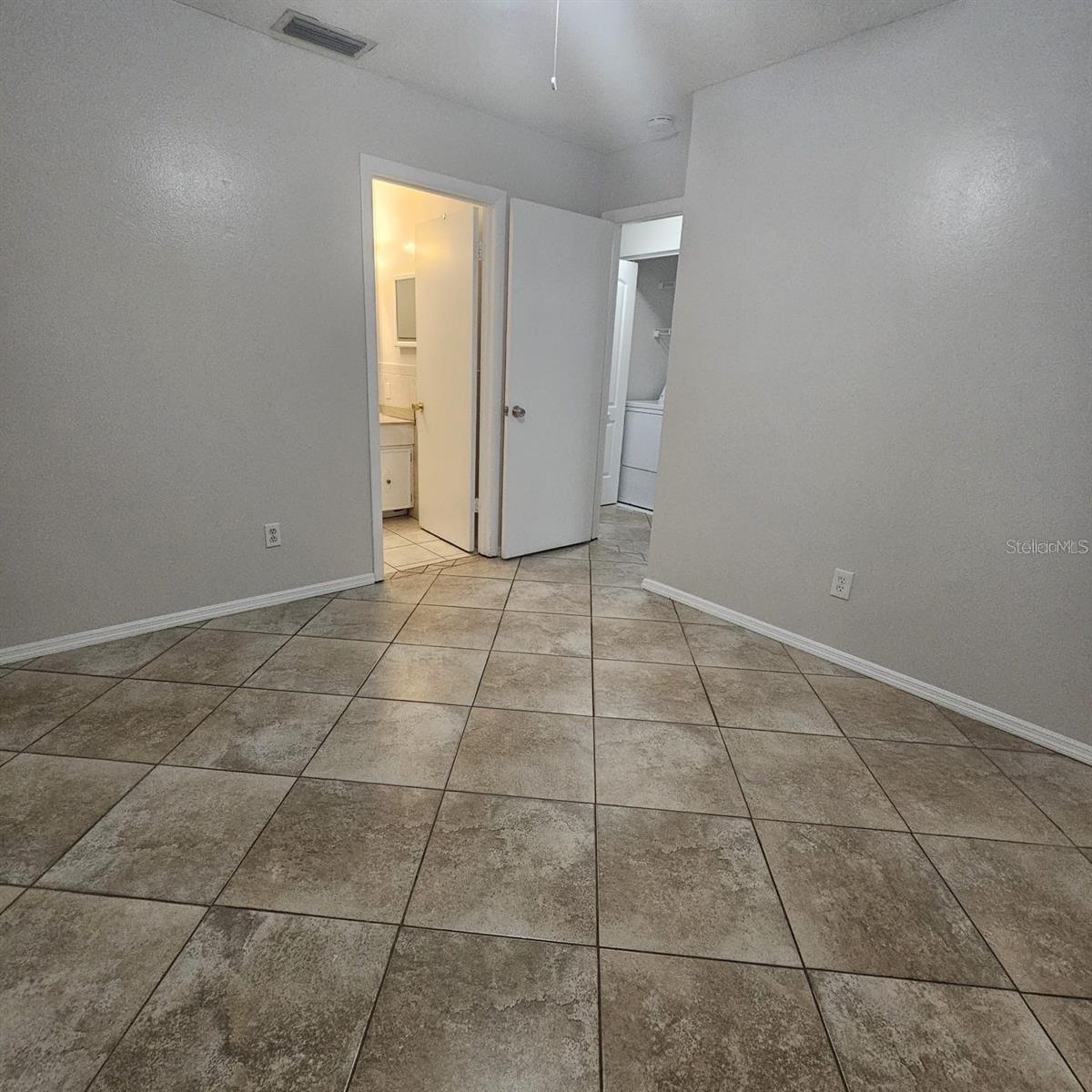 5103 34th St W Property Photo 6
