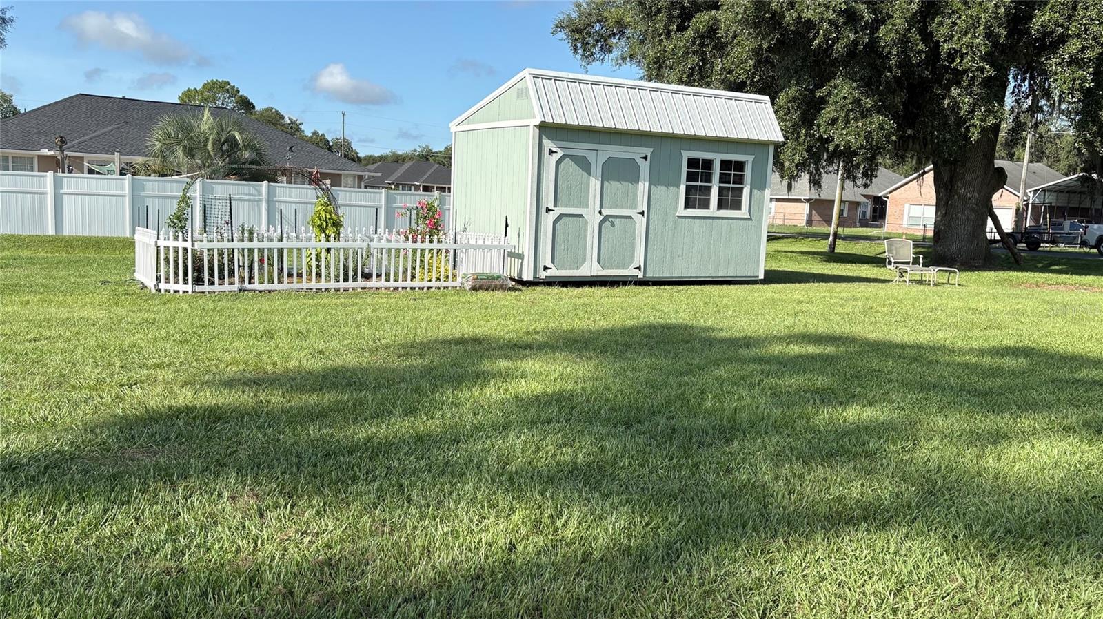 122 Sw Scott Pl Property Photo 5