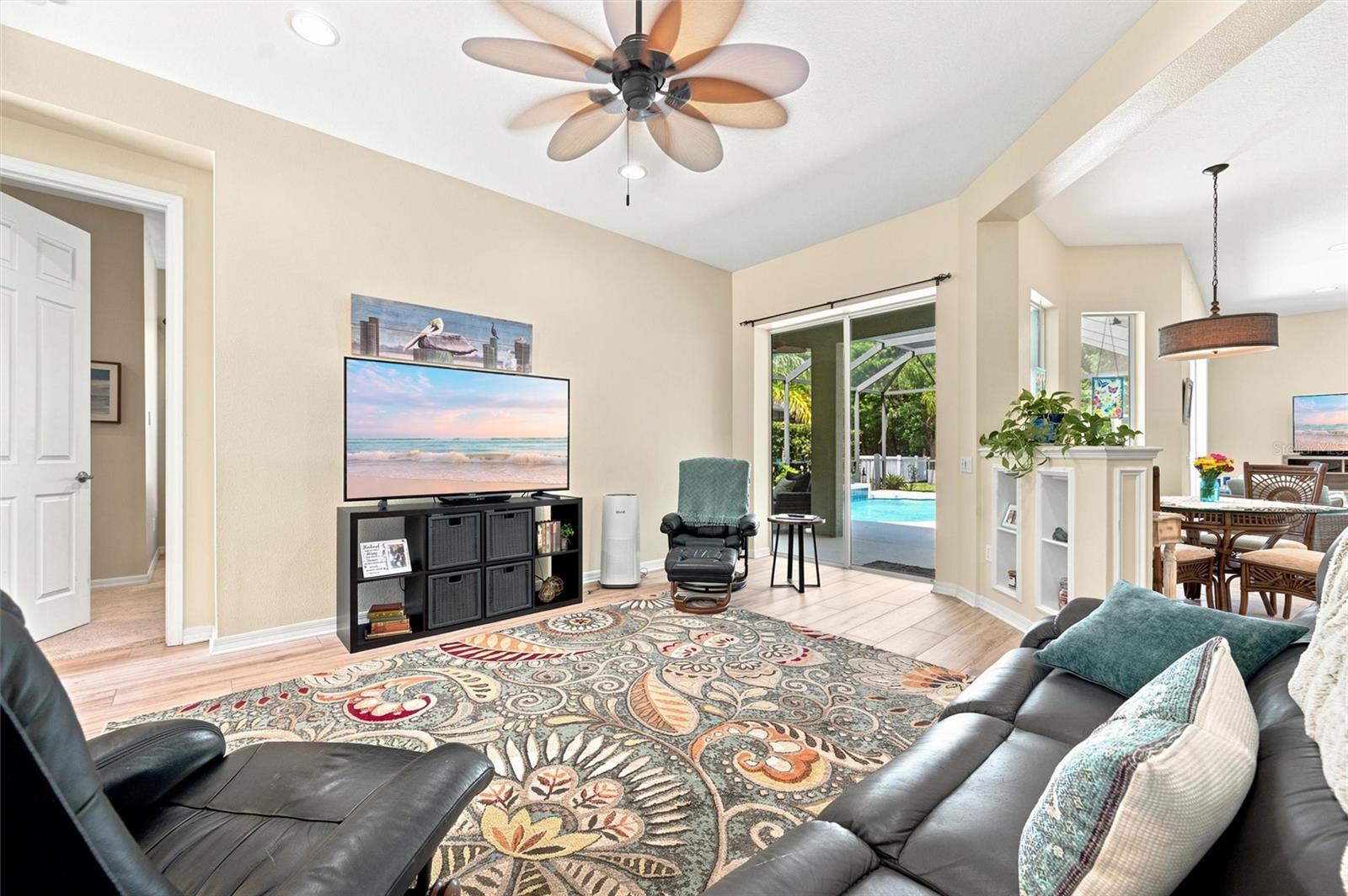 11758 Hidden Forest Loop Property Photo 9