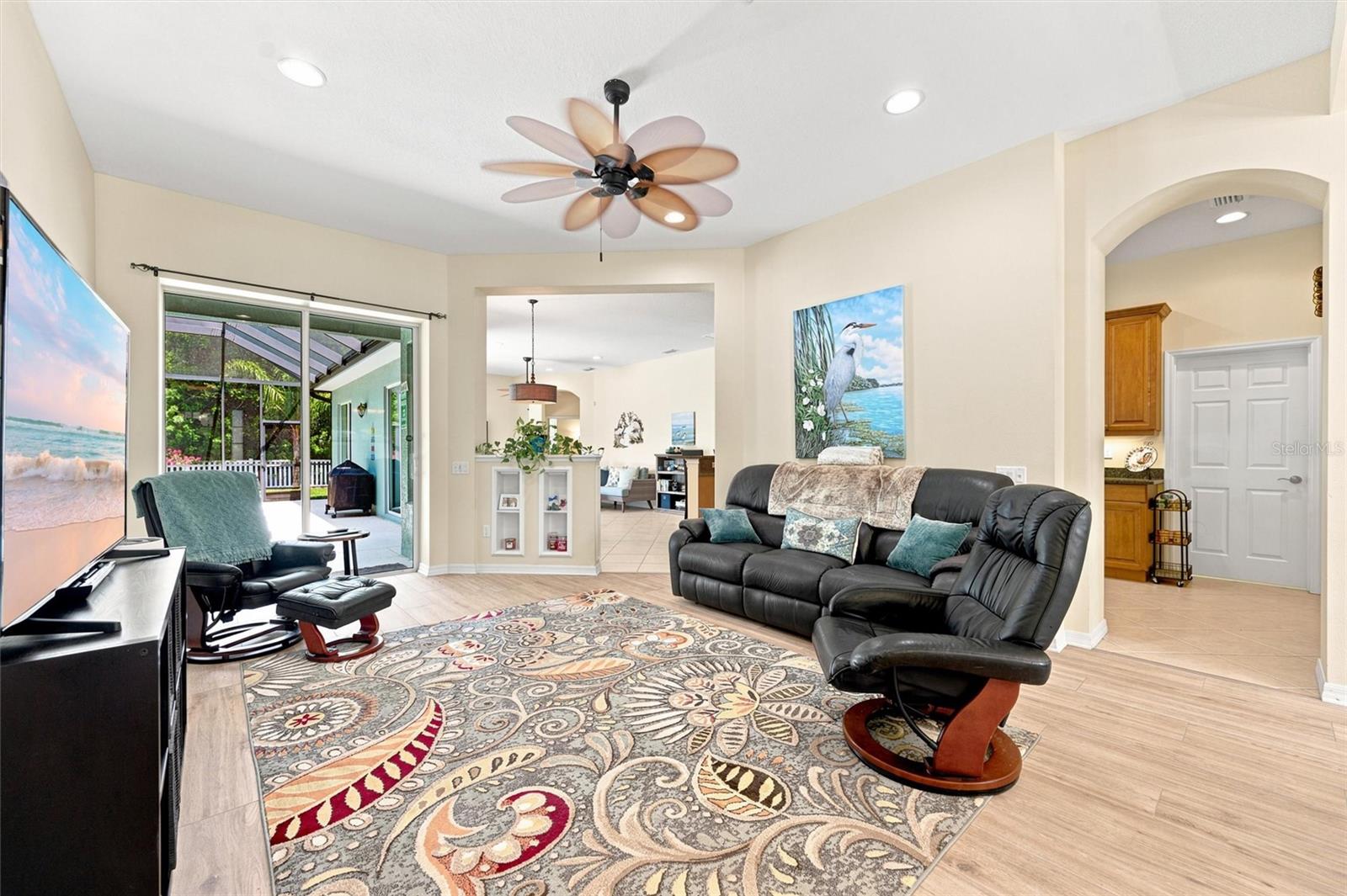 11758 Hidden Forest Loop Property Photo 10