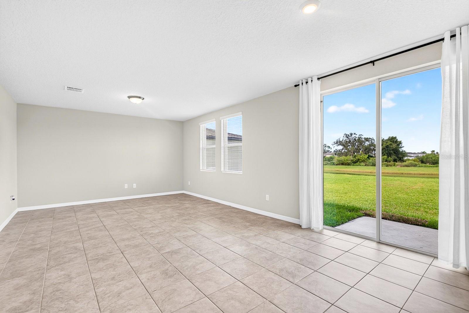 10025 Daybreak Gln Property Photo 14