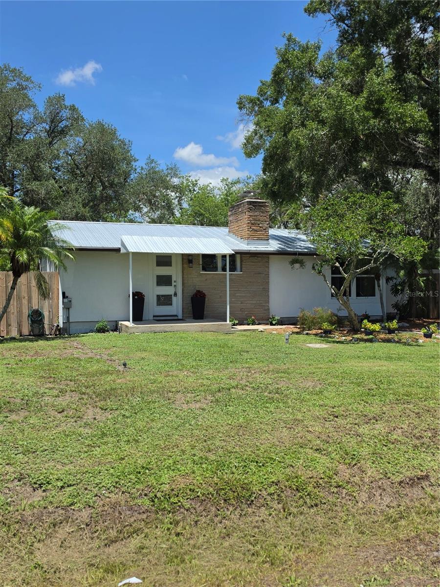 1205 Willis Ave Property Photo 3