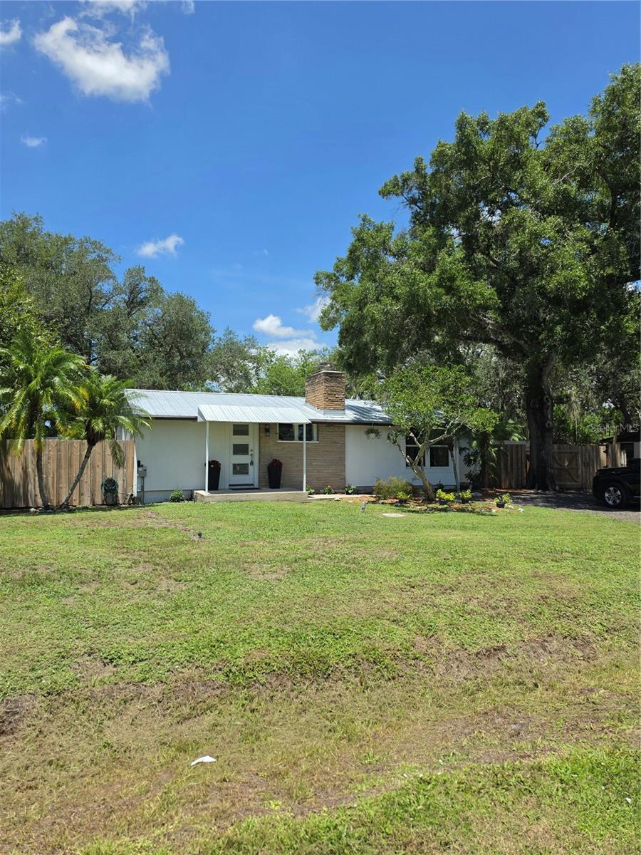 1205 Willis Ave Property Photo 4