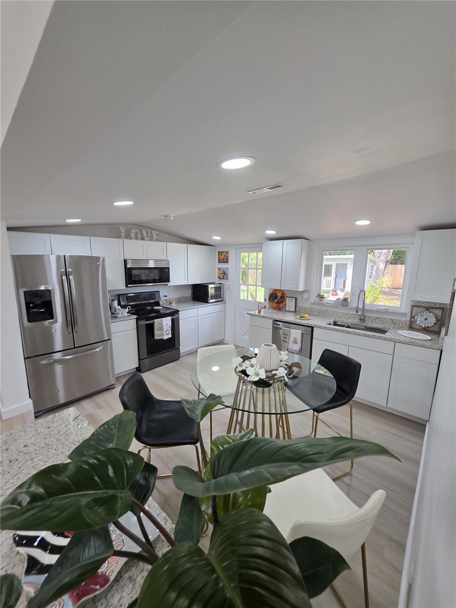 1205 Willis Ave Property Photo 17