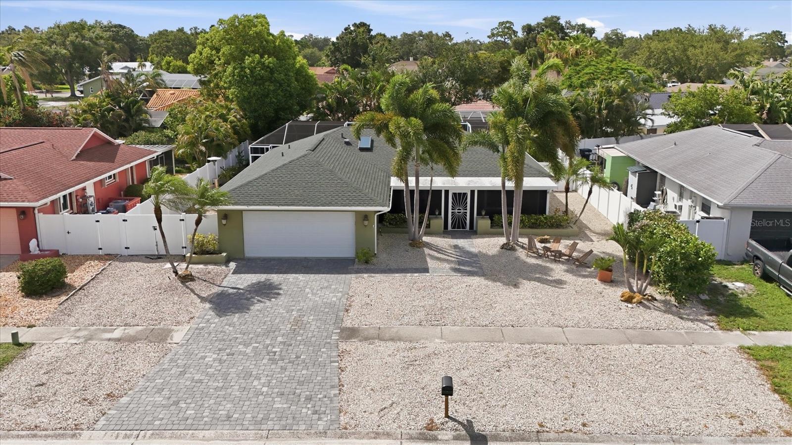 1833 Oak View Dr Property Photo 2