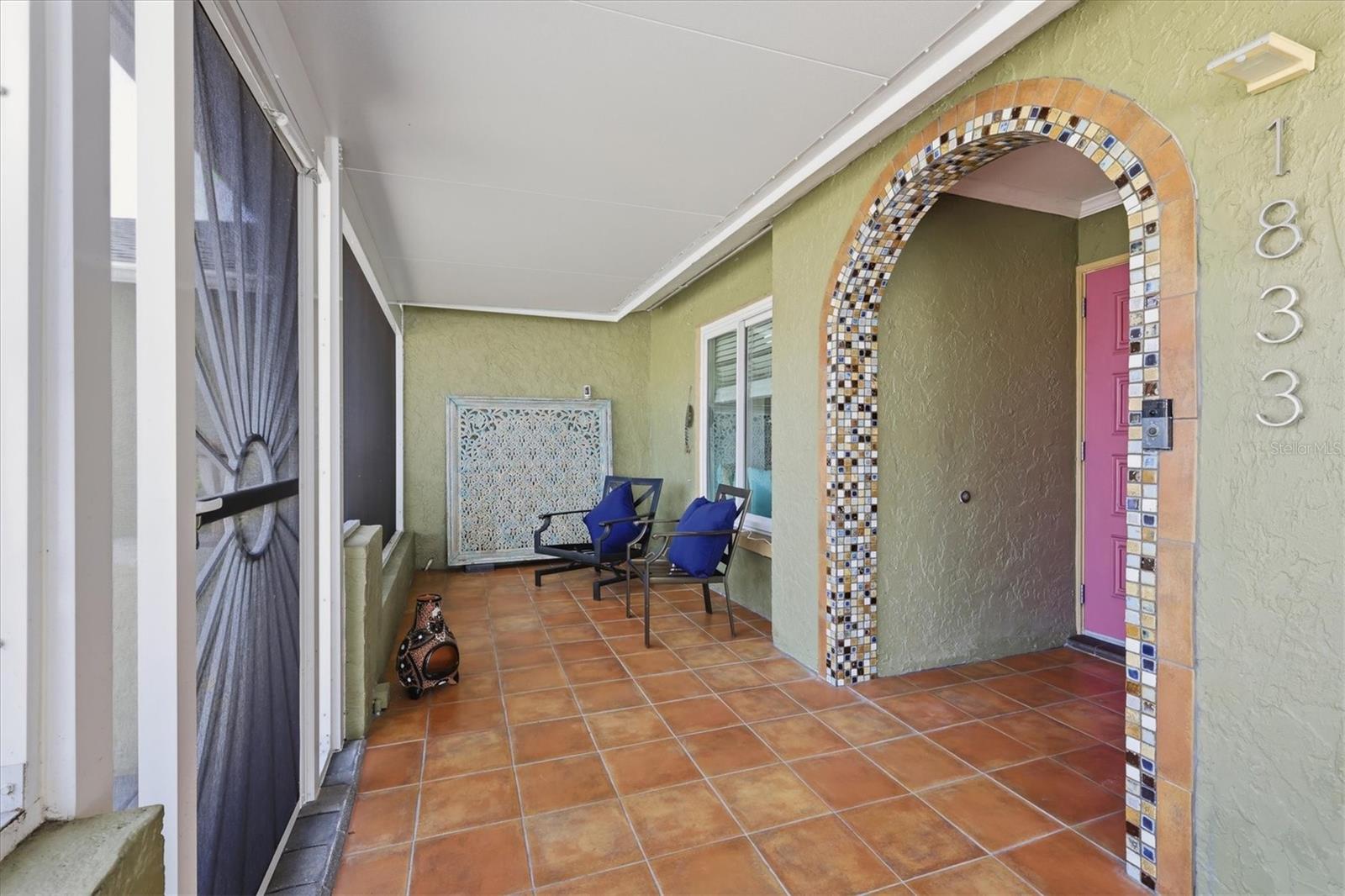 1833 Oak View Dr Property Photo 3