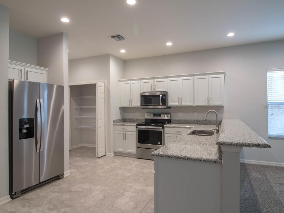 1097 Grantham Dr Property Photo 8