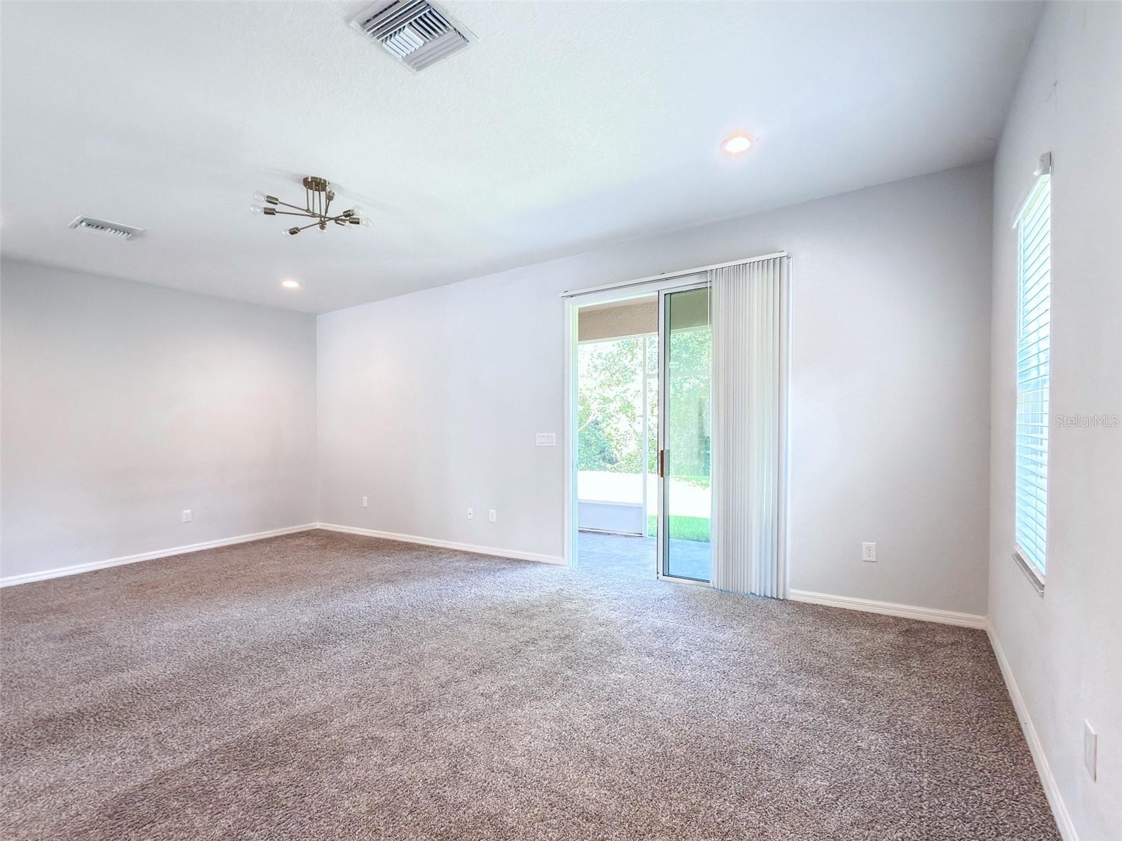 1097 Grantham Dr Property Photo 23