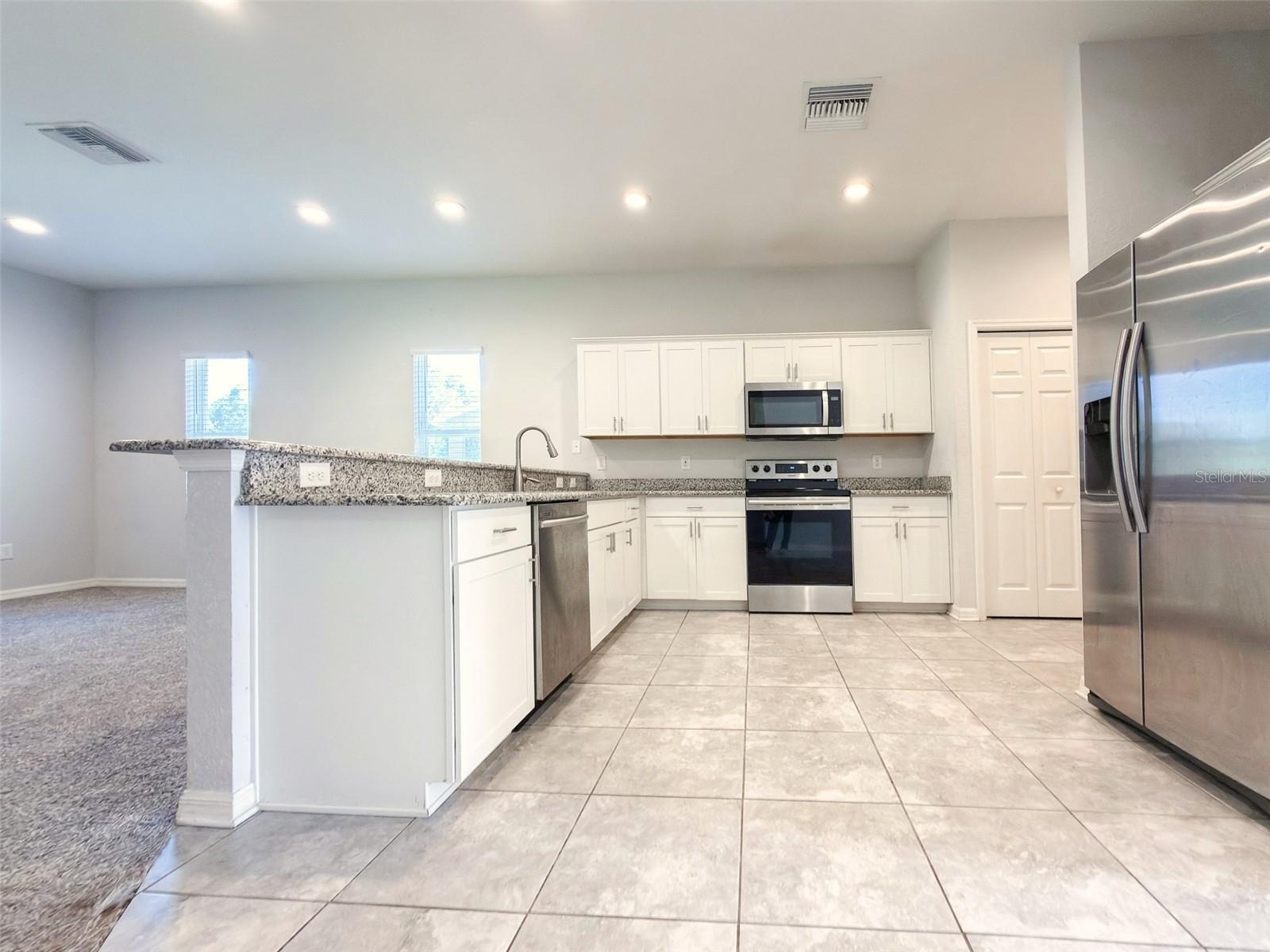 1097 Grantham Dr Property Photo 24