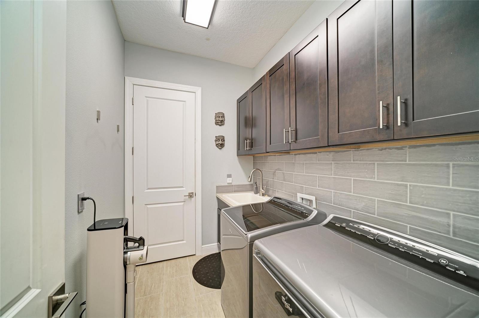 10121 Marbella Dr Property Photo 44