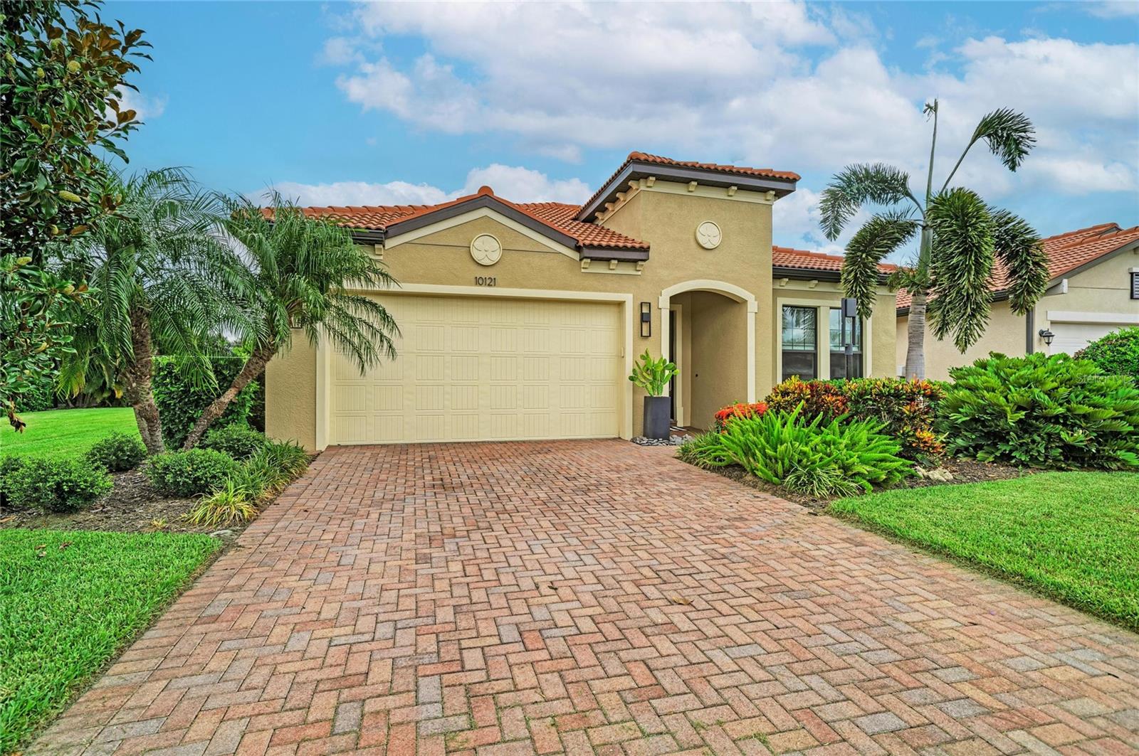 10121 Marbella Dr Property Photo 58