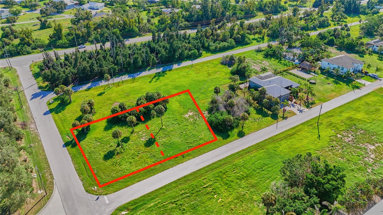 141 Pompano St Property Photo 3