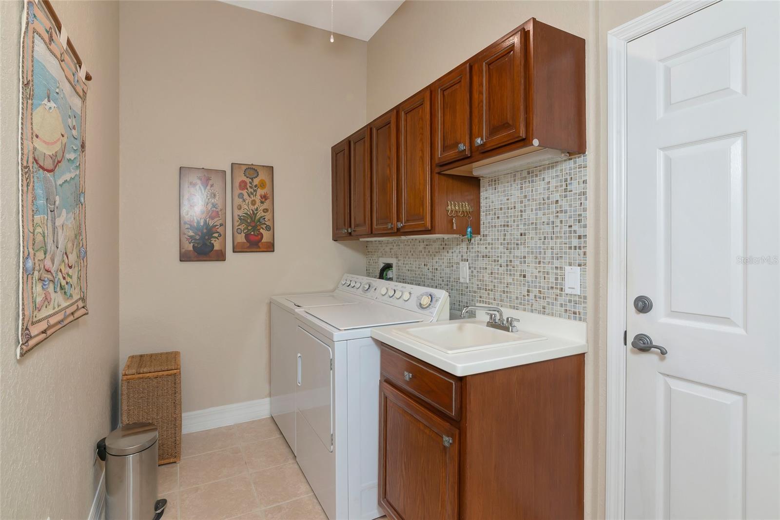 10412 Winding Stream Way Property Photo 45