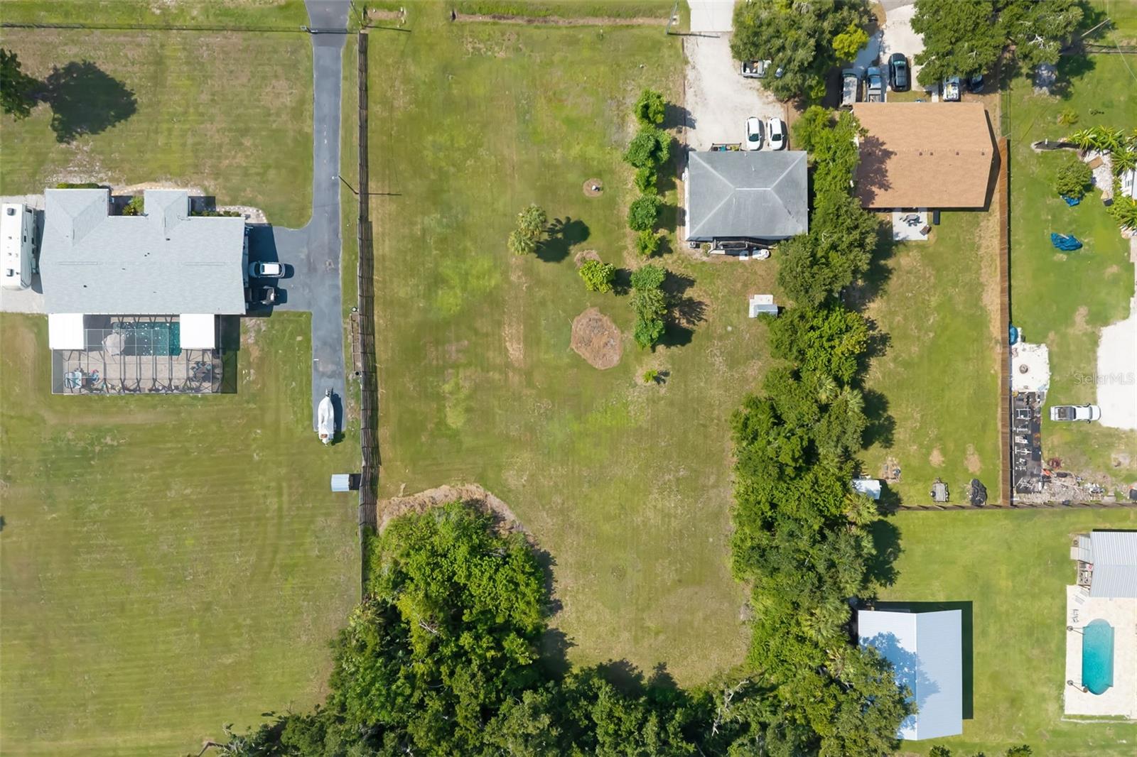 2612 61st St E Property Photo 17