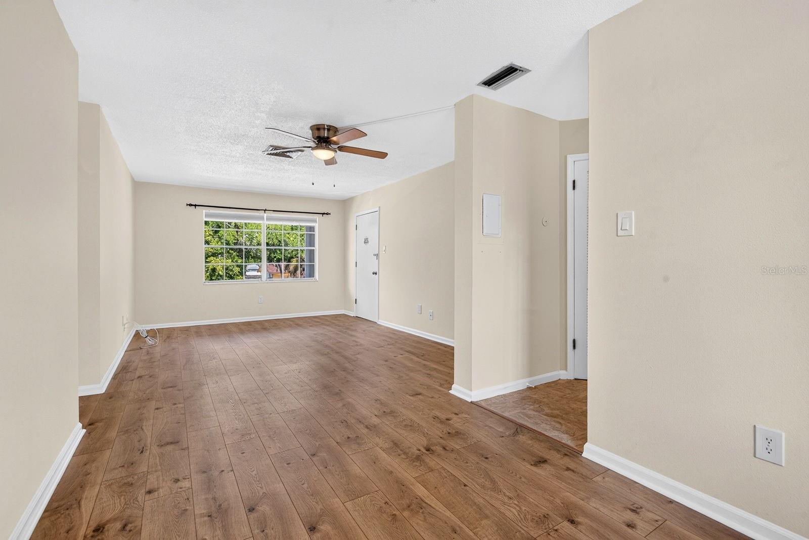 4507 9th St W #d6 Property Photo 5