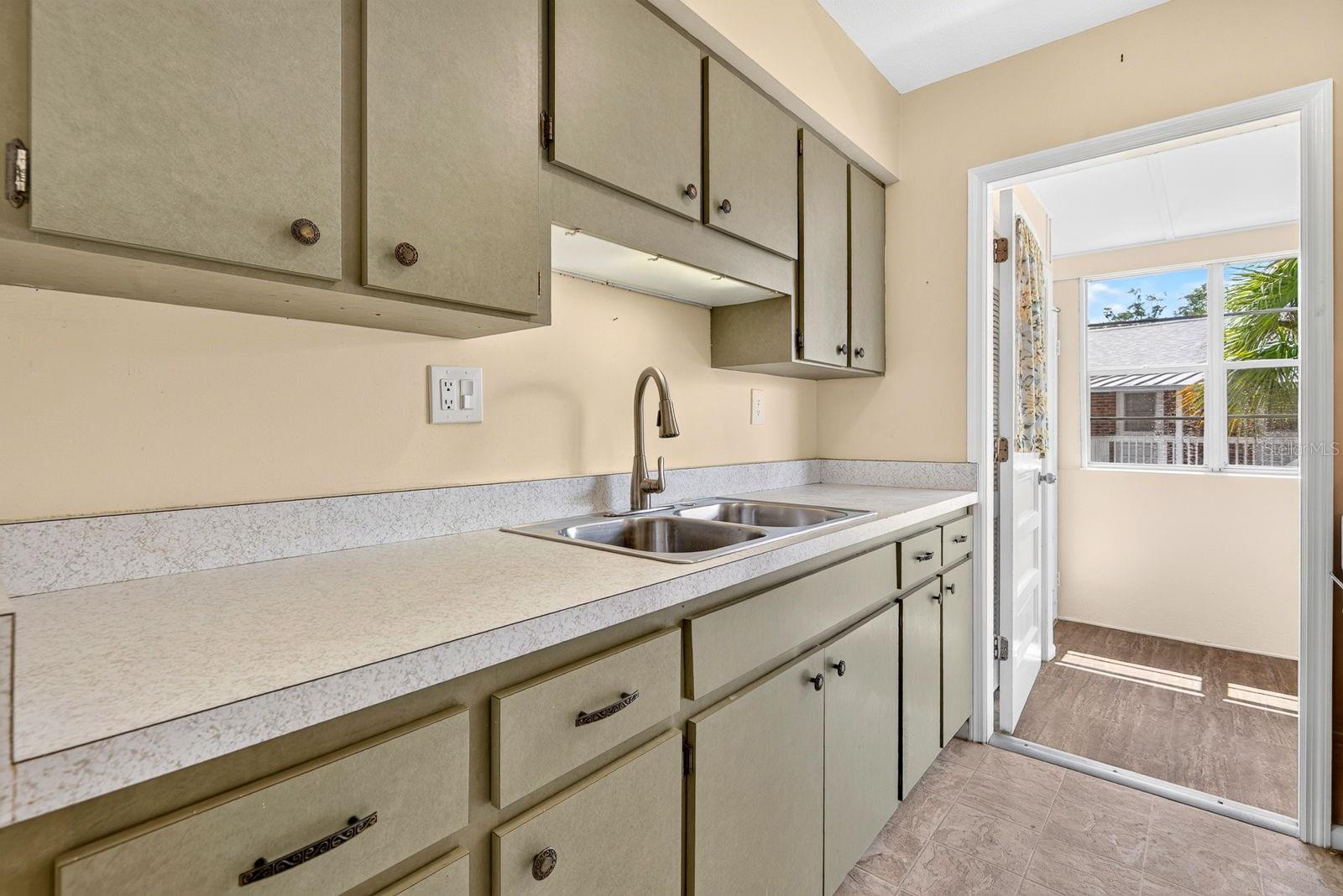 4507 9th St W #d6 Property Photo 11