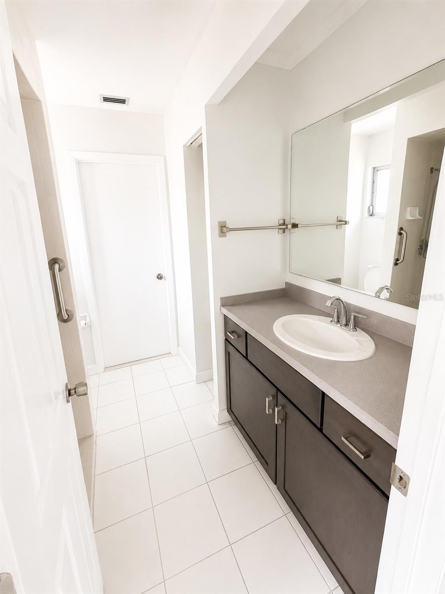 2428 Linwood Dr Property Photo 11