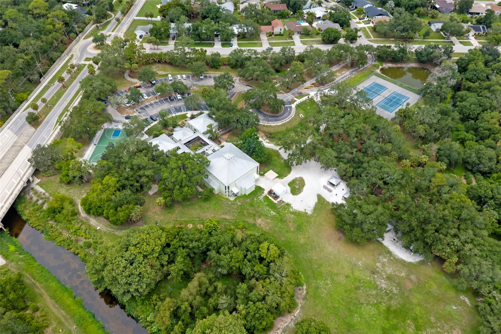 2062 Old Arbor Ct Property Photo 63