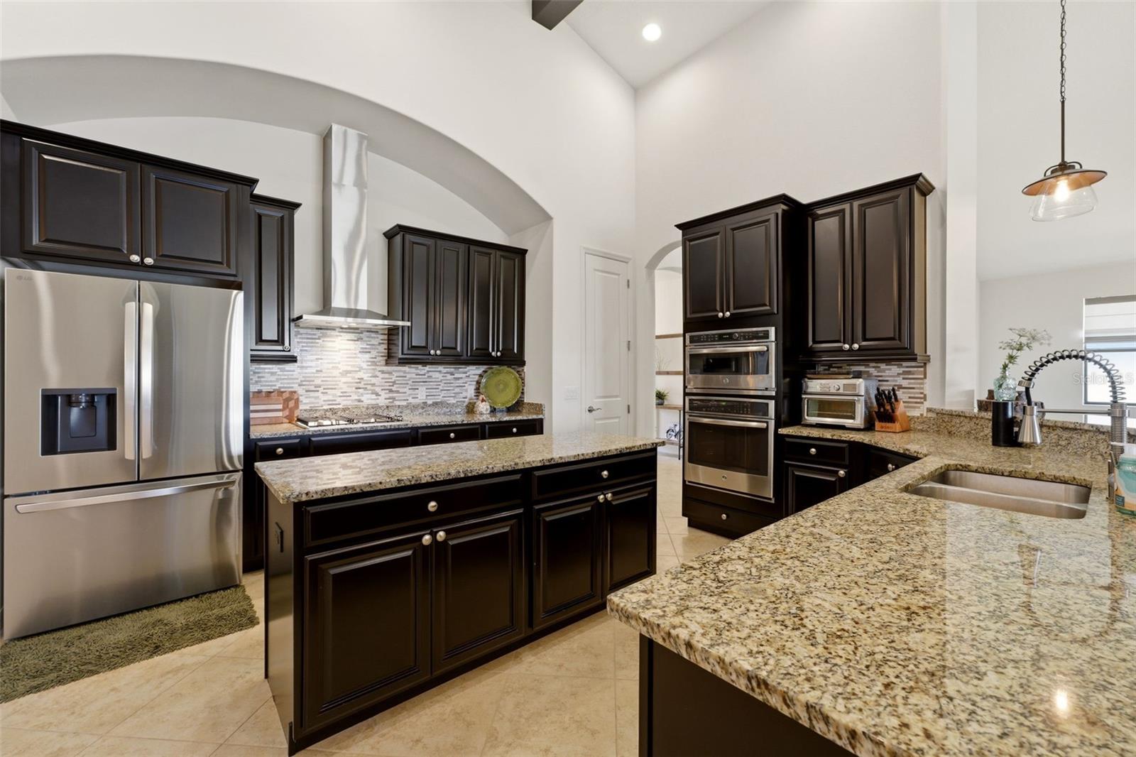 534 Chantilly Trl Property Photo 17
