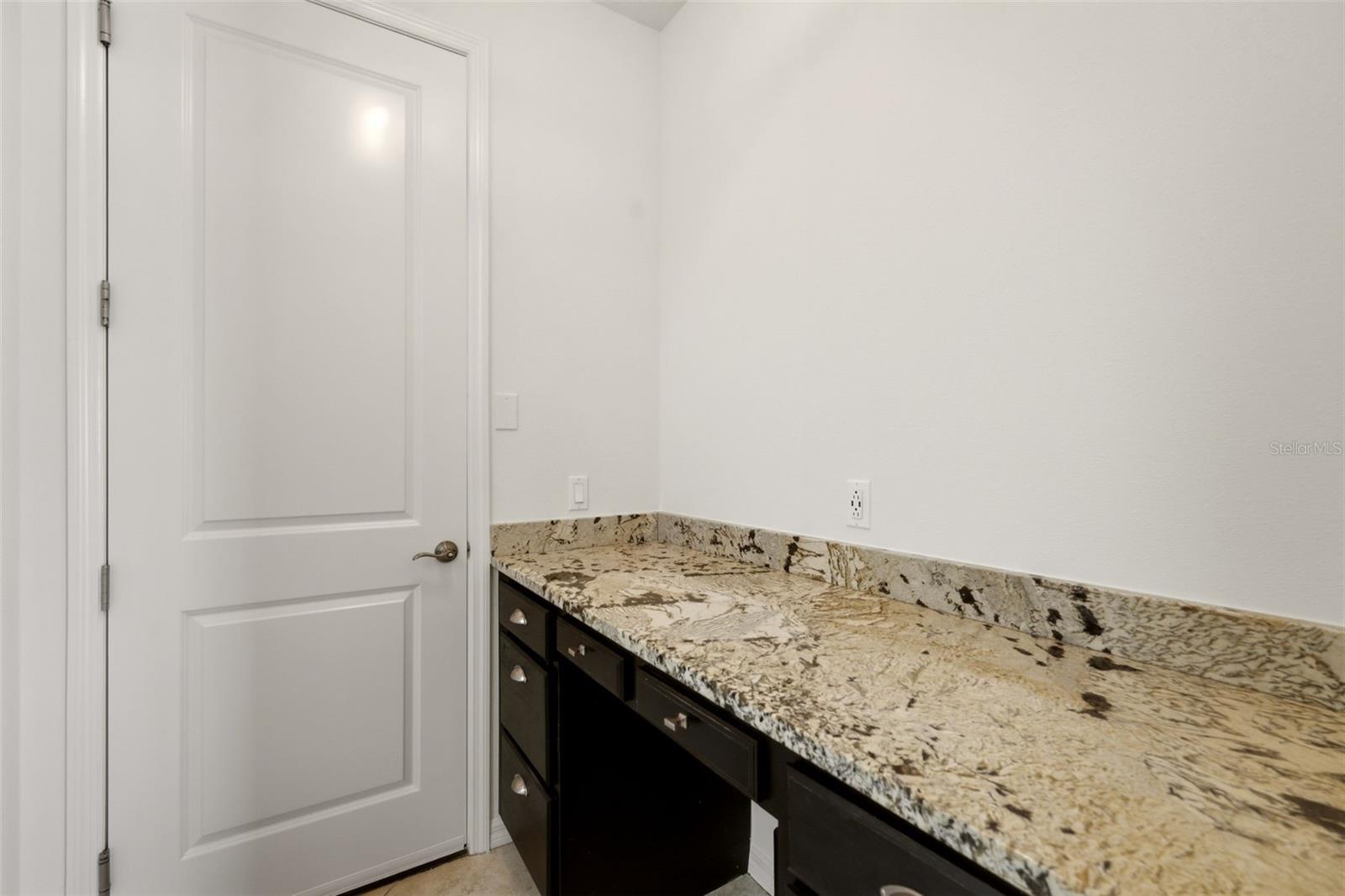 534 Chantilly Trl Property Photo 37