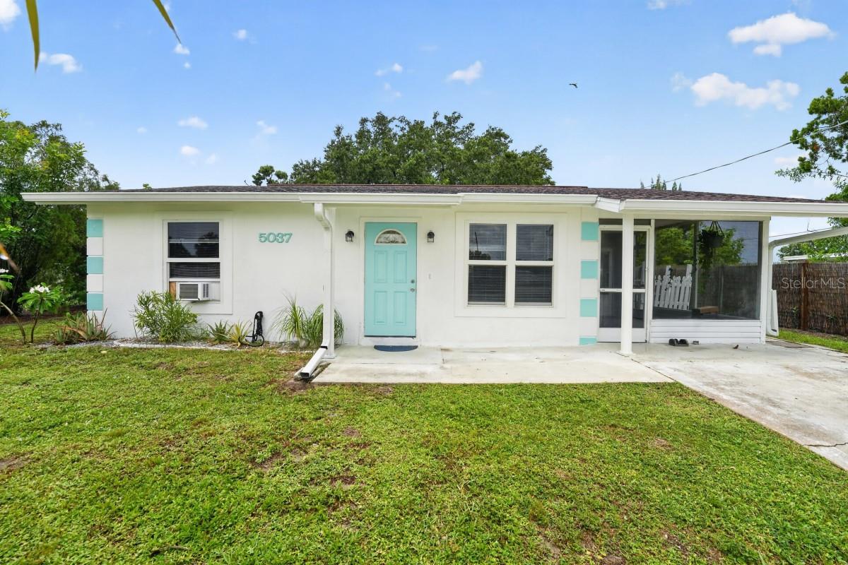 5037 BULLARD ST Property Photo 1