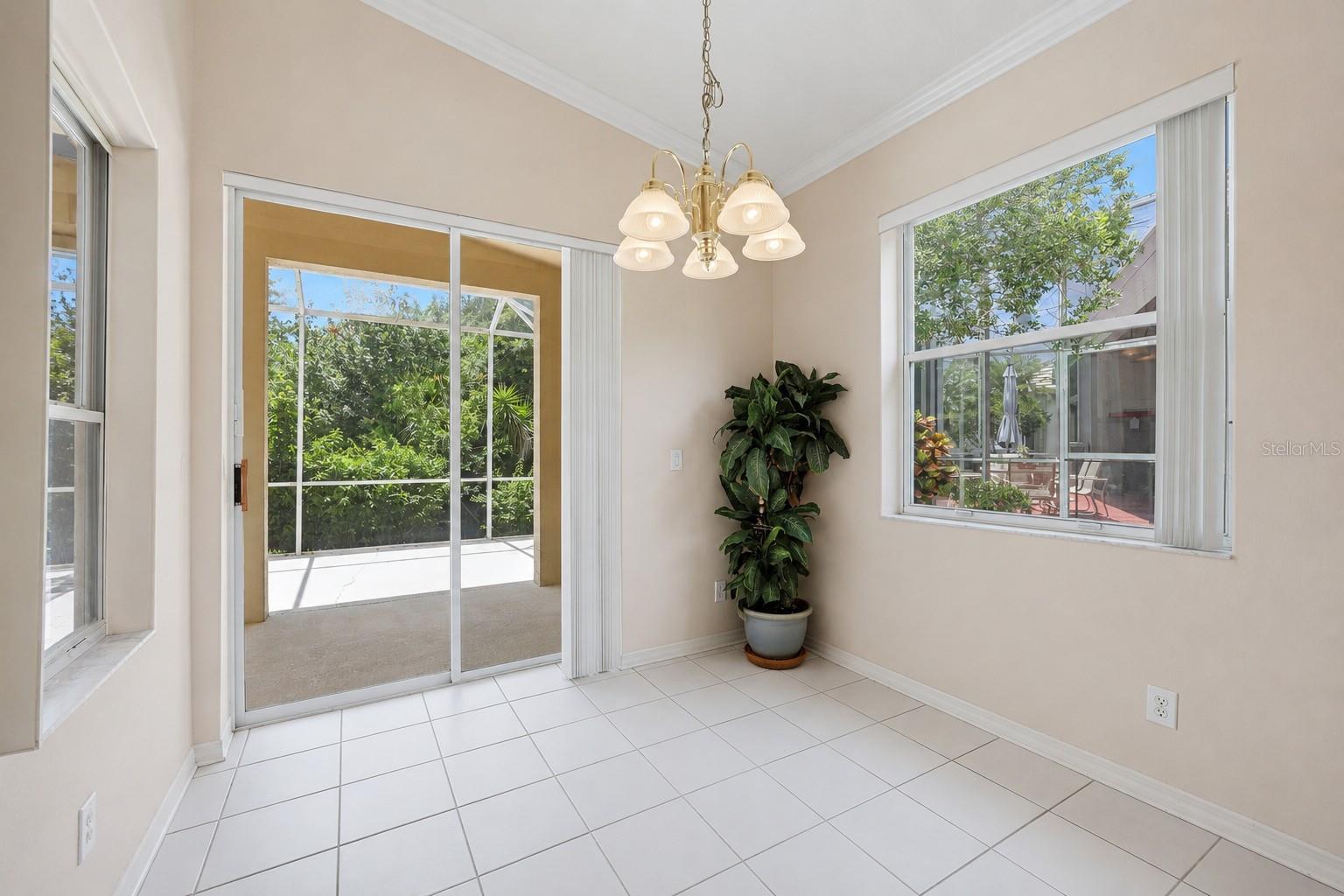 8492 Idlewood Ct Property Photo 4