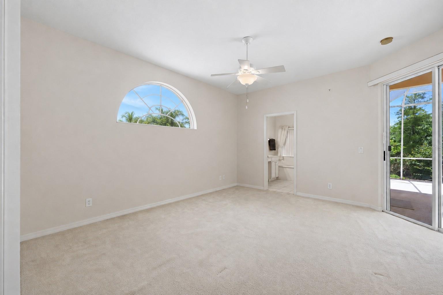 8492 Idlewood Ct Property Photo 7