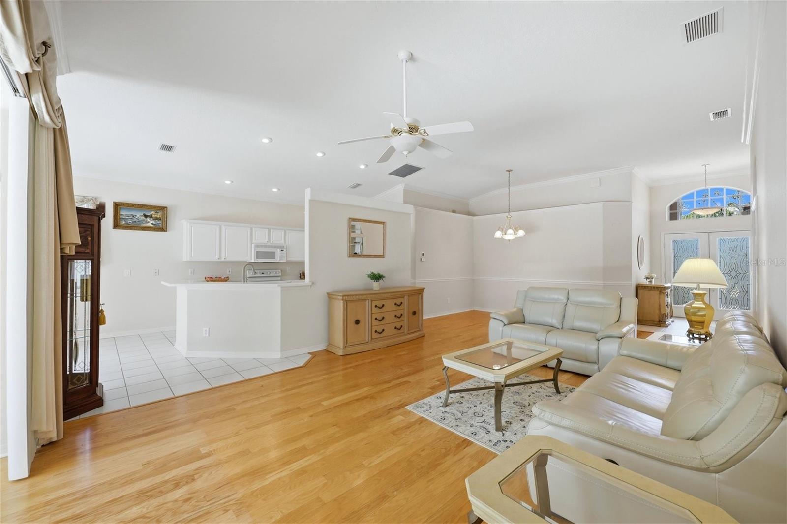 8492 Idlewood Ct Property Photo 14