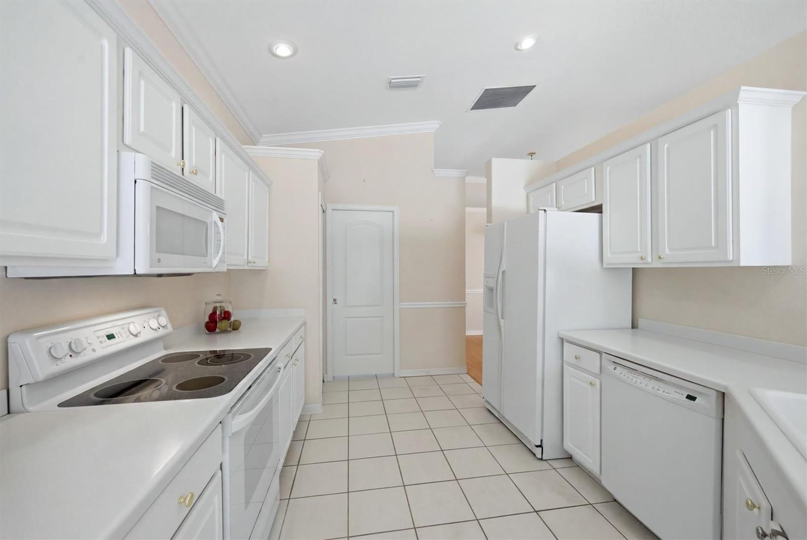 8492 Idlewood Ct Property Photo 18
