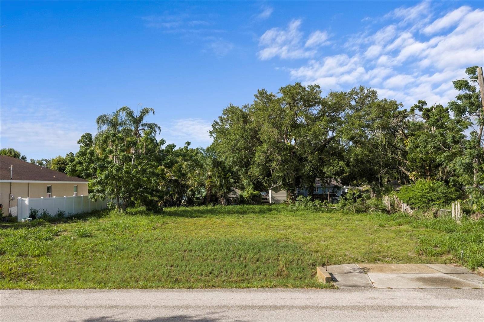 2930 Hawthorne St Property Photo 1
