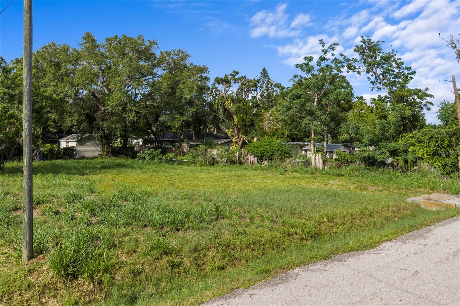 2930 Hawthorne St Property Photo 4