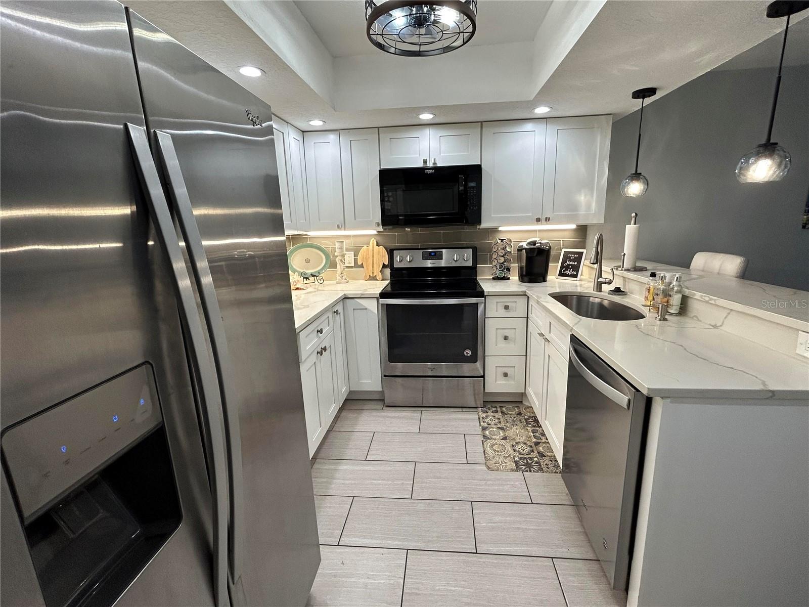 6301 Manatee Ave W Property Photo 3