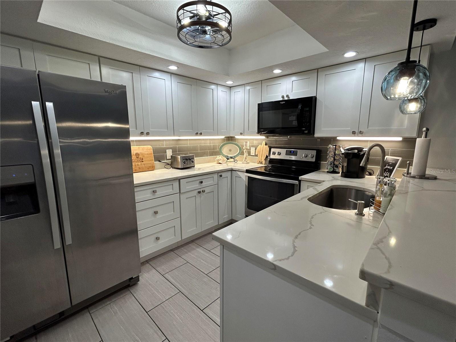 6301 Manatee Ave W Property Photo 4