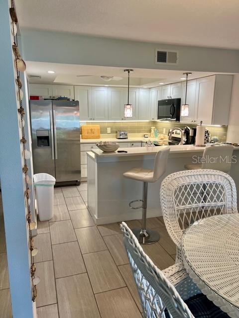 6301 Manatee Ave W Property Photo 8